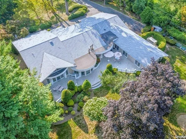 5 Montrose Drive, Roslyn Harbor, NY 11576