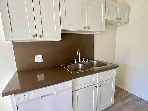 4th image of 3565 S Centinela Ave #1