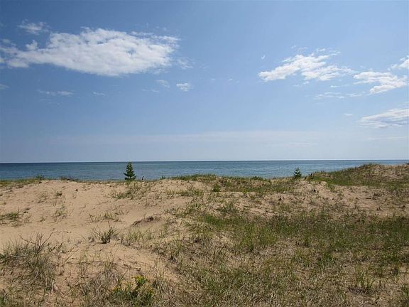 4th image of 4437 Michibay Dr