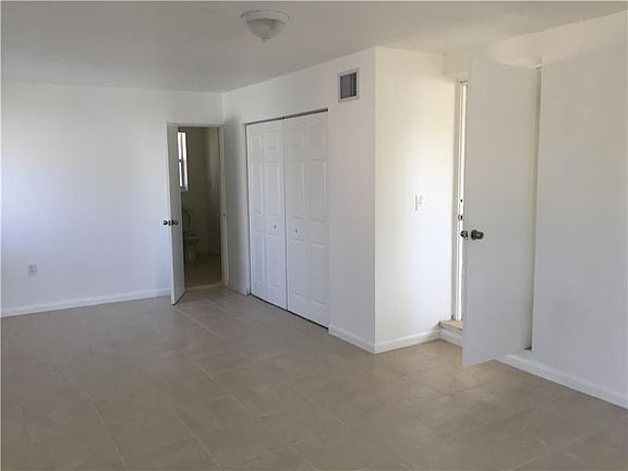 5th image of 475 NW 122nd St