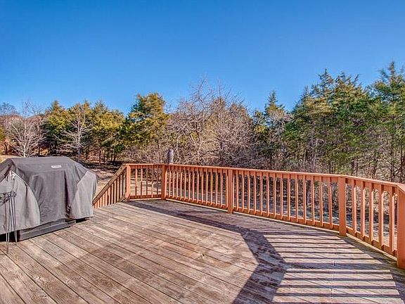 3rd image of 8821 Ivy Mount Ln