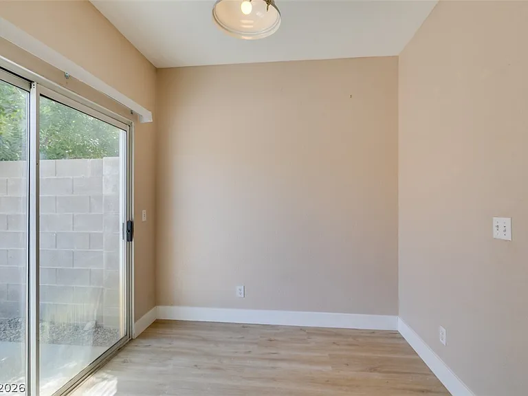 1401 Sycamore Spring Ct — Photo 3