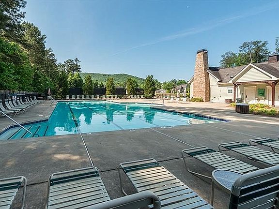 3rd image of 421 Mountain Mist Dr