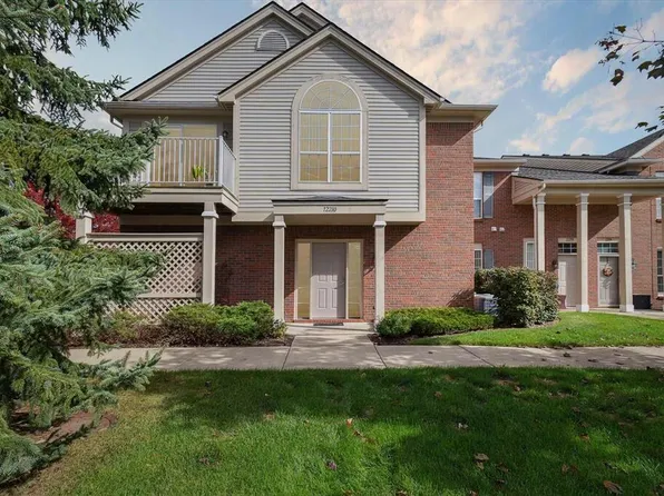 12210 Chesapeake Cir, Commerce Twp, MI 48390
