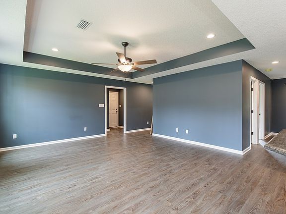 4th image of 4586 Camden Cir