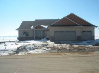 2201 Roosevelt Rd SW, Cedar Rapids, IA 52404