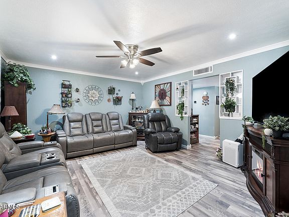 2nd image of 5862 E DES MOINES Street