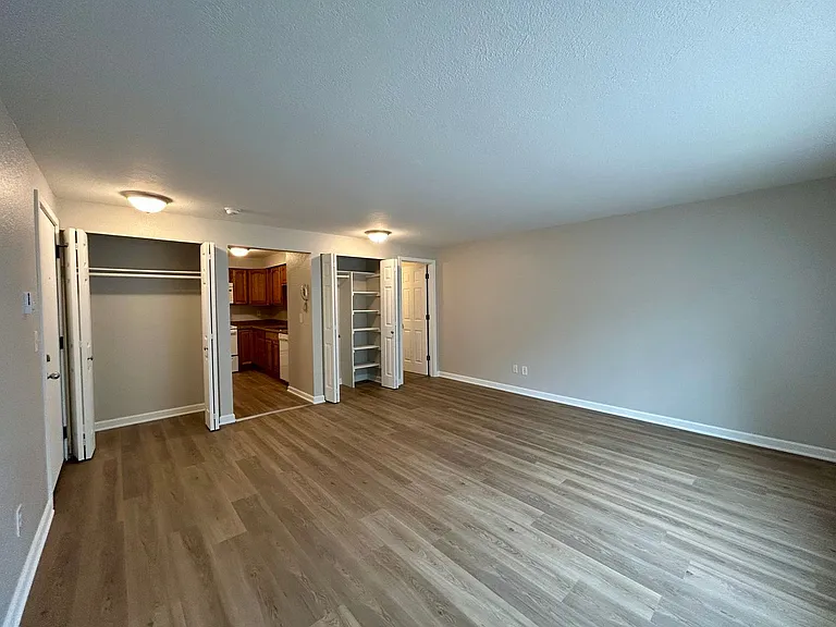 11722 Pinehurst - 8 Unit — Photo 2
