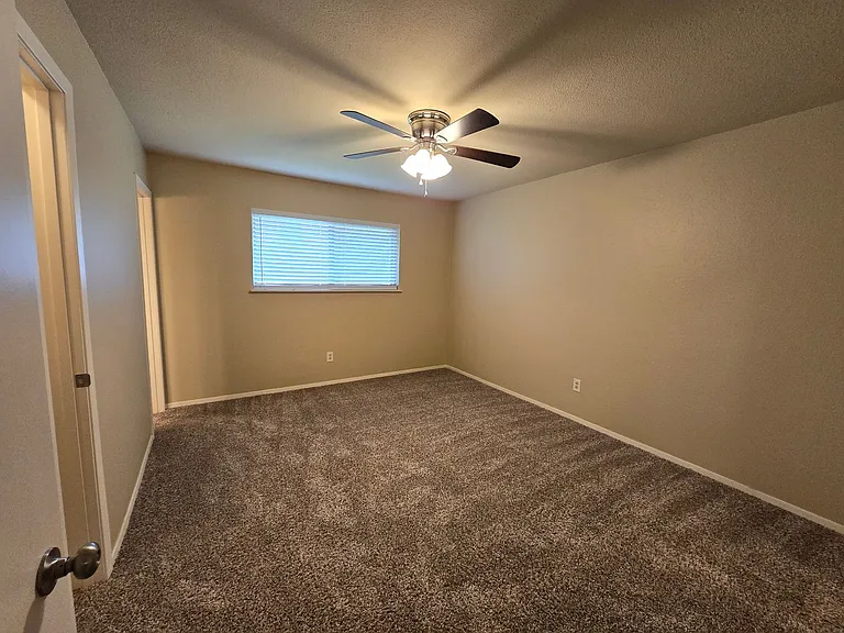 8414 Cambridge Rd #C04 — Photo 18