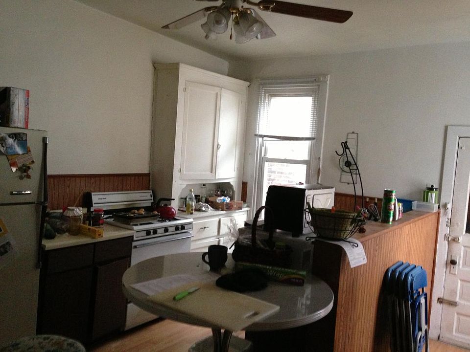 2nd image of 2716 Sarah St #1