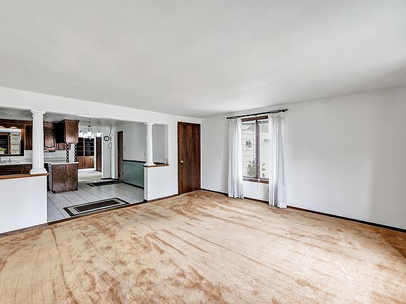 2nd image of 131 Johnson St