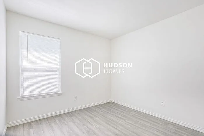 607 Texas St — Photo 10