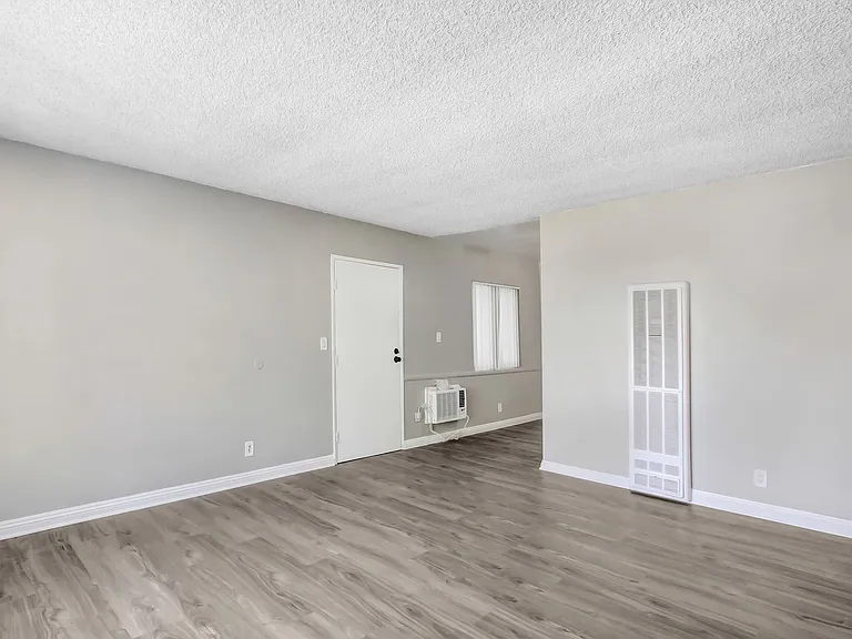 1336 W. Stoneridge Ct. — Photo 13