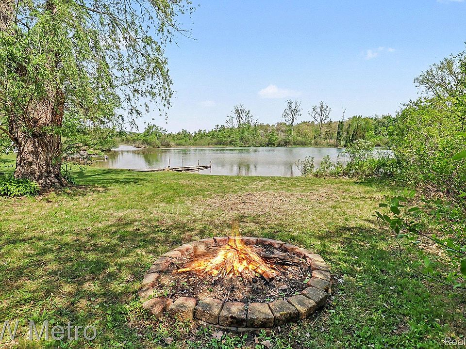 657 Dunleavy Dr, photo 23