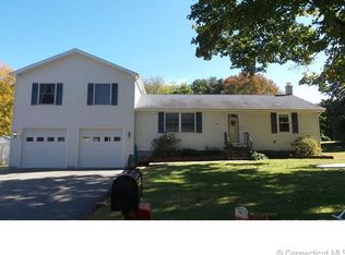 141 River St, Moosup, CT 06354