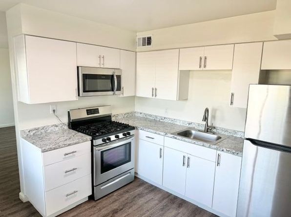 5947 W Rose Ln APT 17