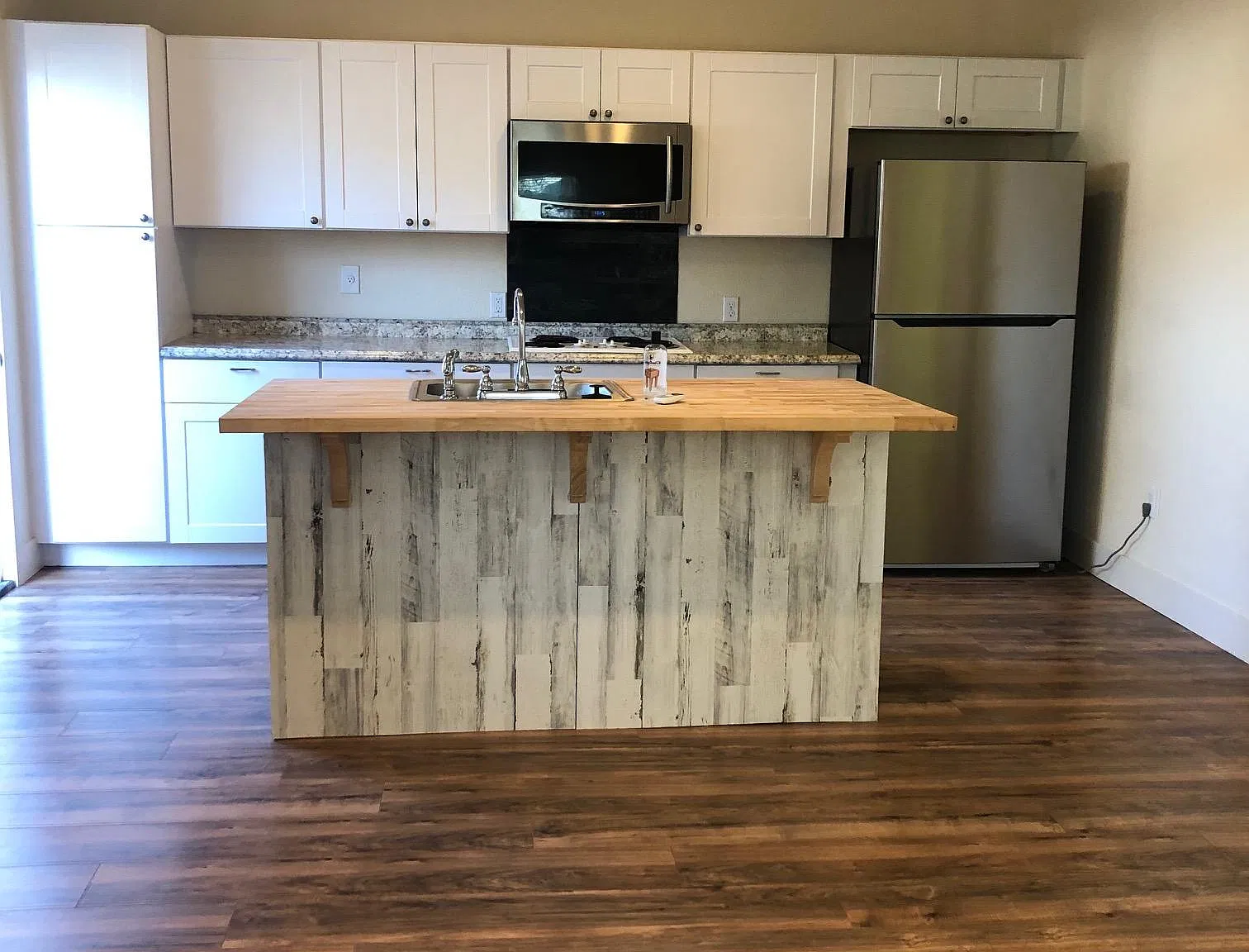 331 Pleasant St — Photo 1