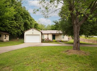 8504 W Goose Creek Rd, Fayetteville, AR 72704