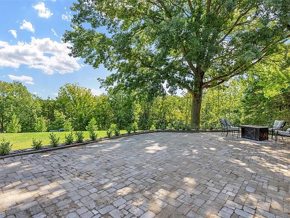 3rd image of 103 Heritage Hills Pl