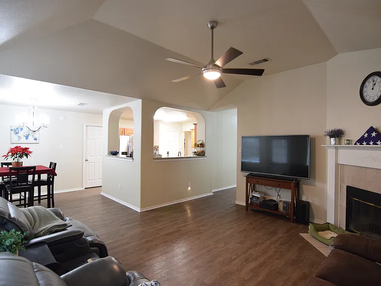 4814 Water Oak Dr — Photo 8