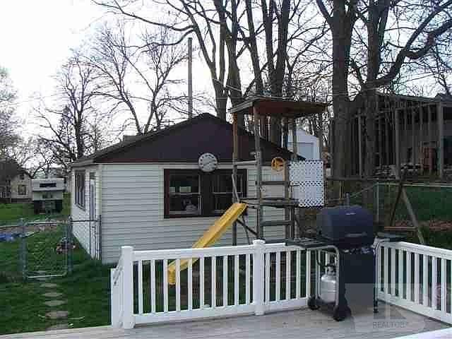 2nd image of 926 Russell St