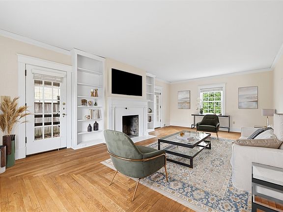 5th image of 327 Meadow Ln