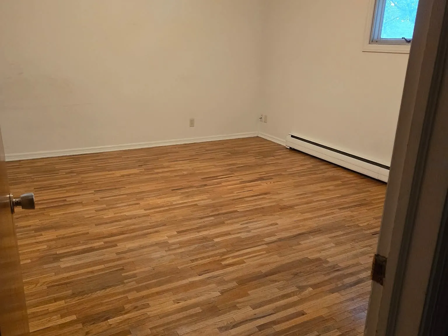 1301 Maple St — Photo 3