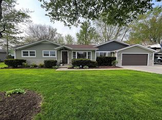 718 Crest Ave, Schaumburg, IL 60193