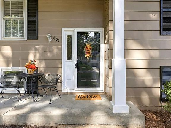 5th image of 804 SE 13th St