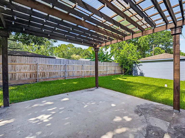 5310 Indigo St — Photo 46