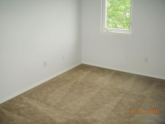 5th image of 7500 NE 52nd St