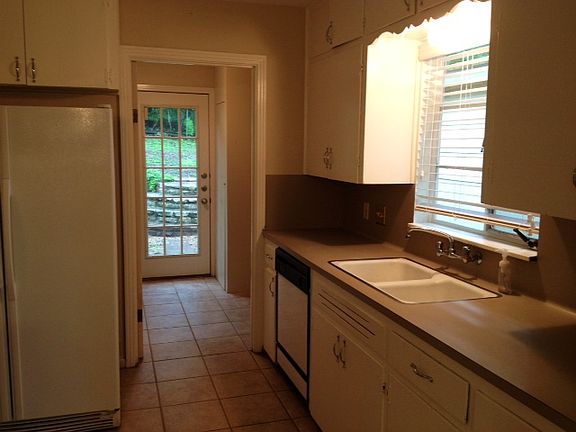 5th image of 3505 Lakeland Dr