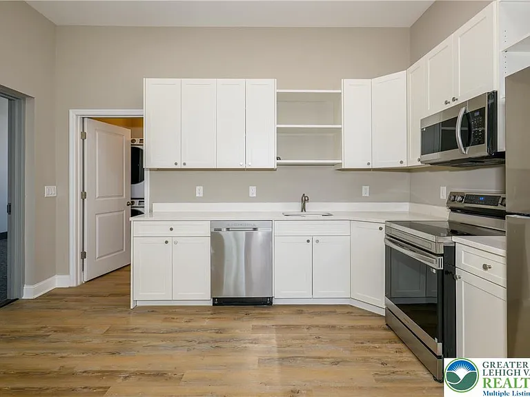 1012 2nd St N — Photo 12