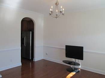 4th image of 107 Chestnut Bend Dr