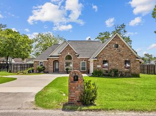 12318 E River Run Dr, Mont Belvieu, TX 77523
