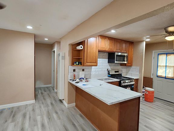 2nd image of 1043 Walnut St #1043