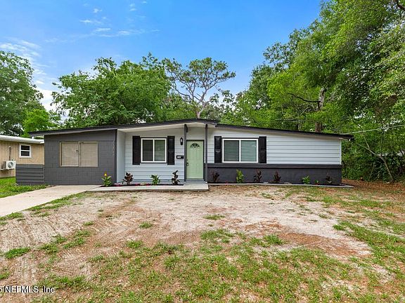 3rd image of 6202 COLUMBINE Drive