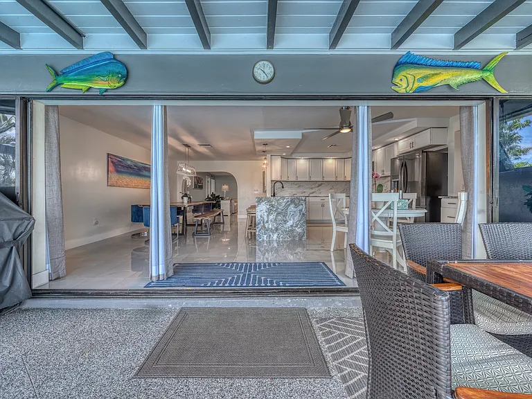 SE 1st Pl — Photo 27