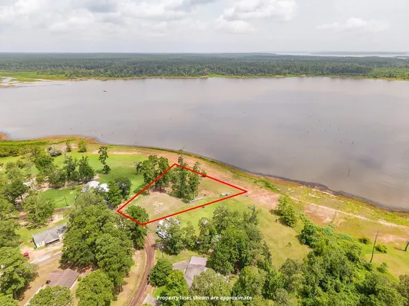 295 White Oak Dr, Zavalla, TX 75980