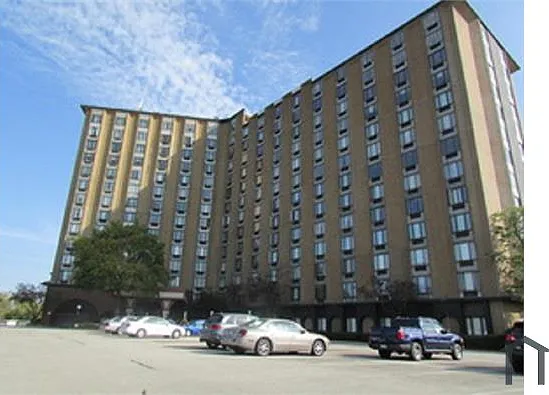 1 Renaissance Pl #511