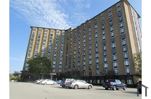 1 Renaissance Pl Photo 1