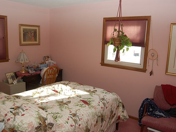 3rd image of 543 Janesville St NE