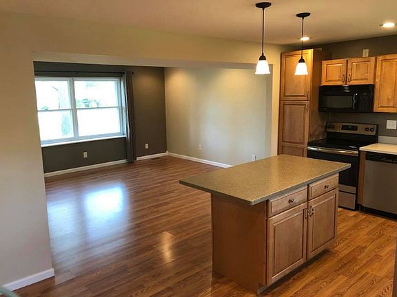 2nd image of 100 Maple Leaf Dr #Ts80