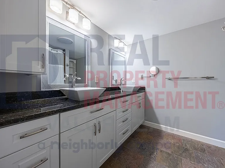 1725 Crock Dr — Photo 12