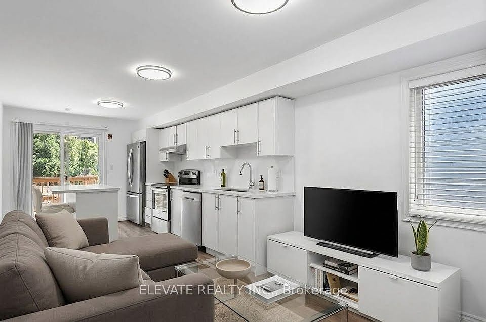 1st image of 123 Lansdowne Ave Floor 2