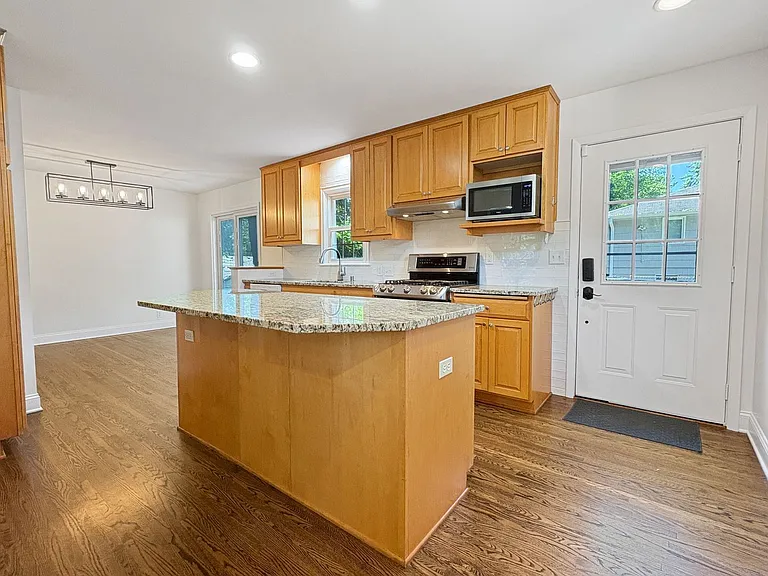 8311 35th St W — Photo 12