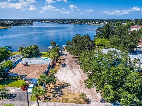 3rd image of 3434 Overlook Dr NE