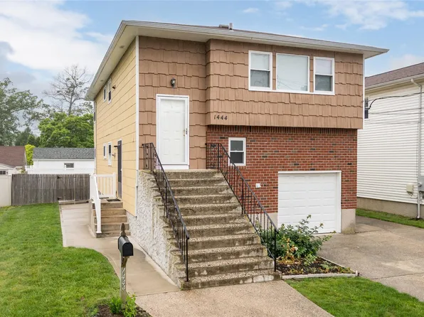 1444 Park Avenue, North Merrick, NY 11566