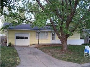 1316 N Lake Ridge Cir, Derby, KS 67037