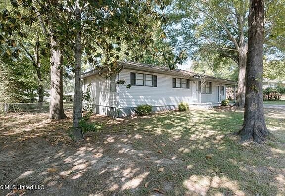 2nd image of 3264 Pauline Dr